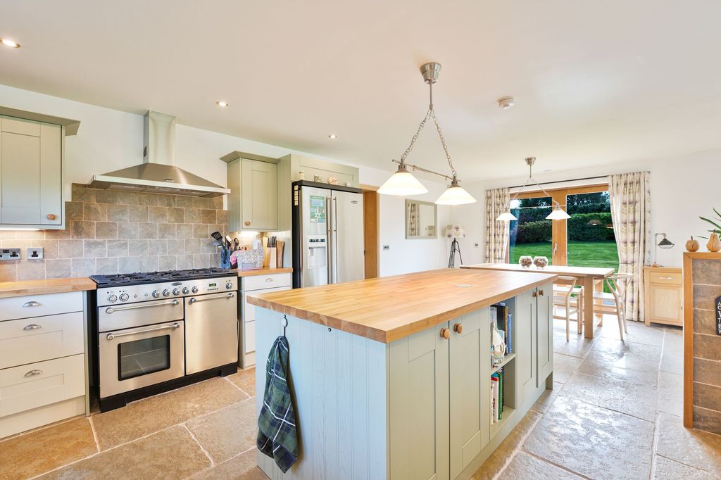 Property photo 2 of 30 Kitchen