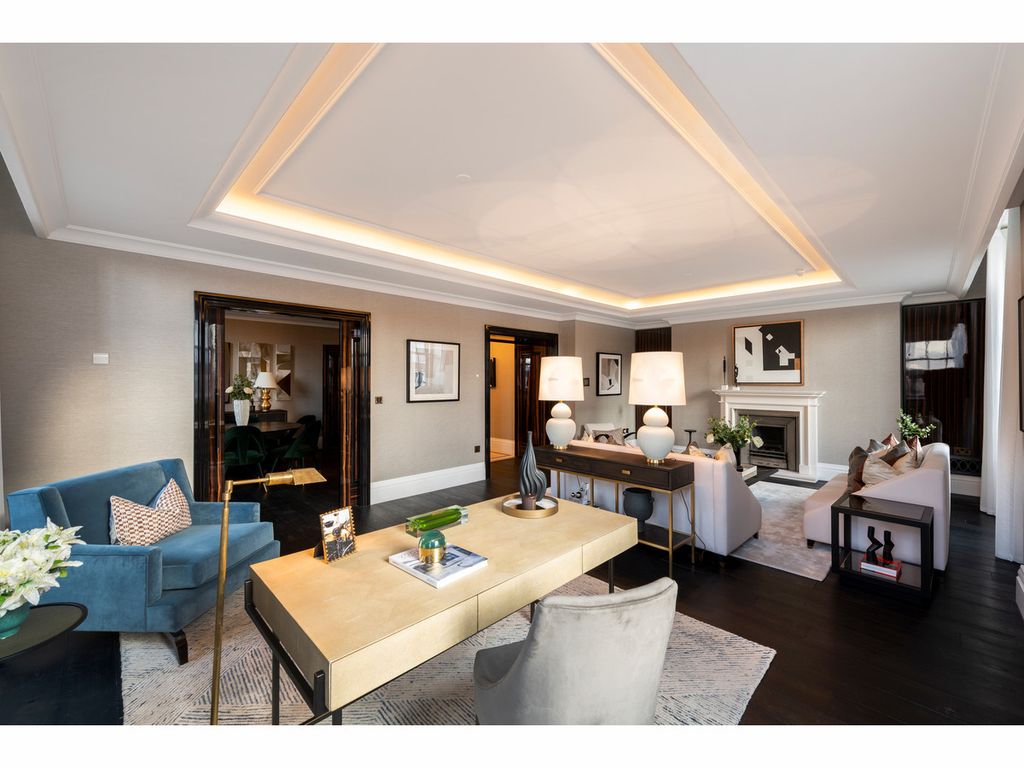Whitehall Place, London SW1A photo 5