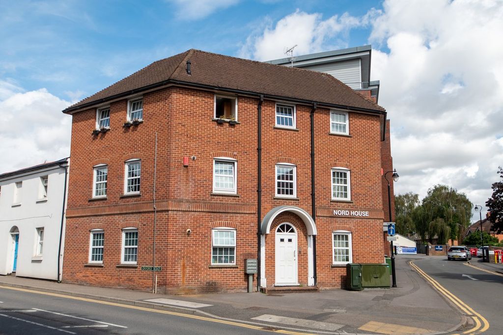 Property photo 1 of 8