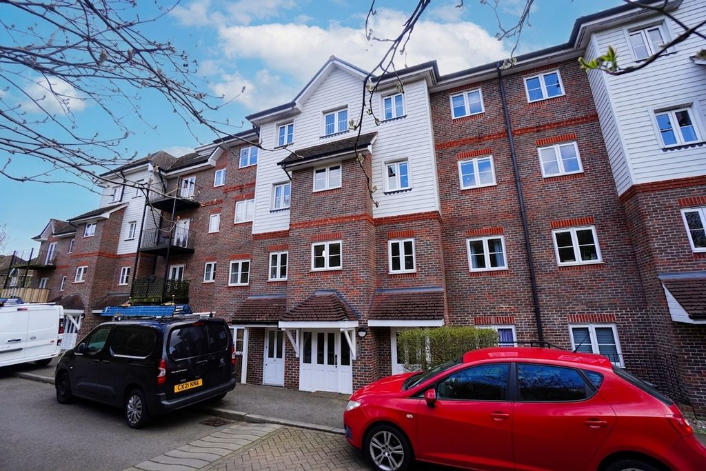 Property photo 1 of 11