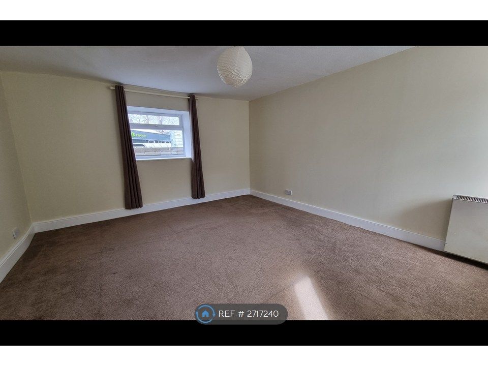 Property photo 2 of 8 Lounge