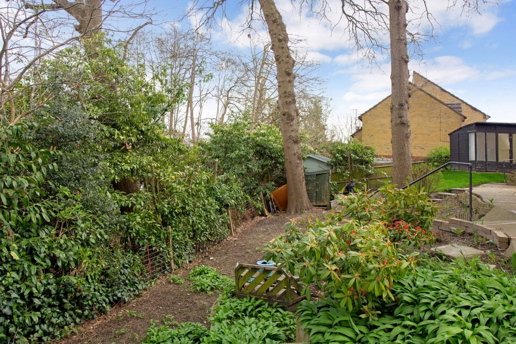 Property photo 3 of 11 12 St_ Davids Roa...