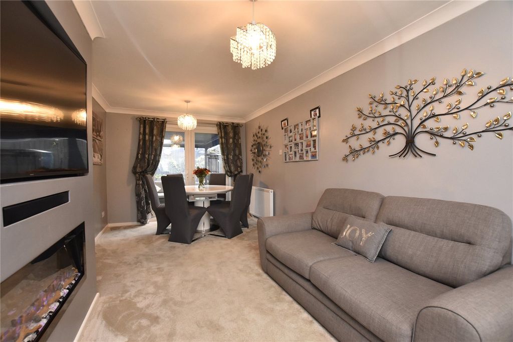 Property photo 2 of 24 Picture No. 18