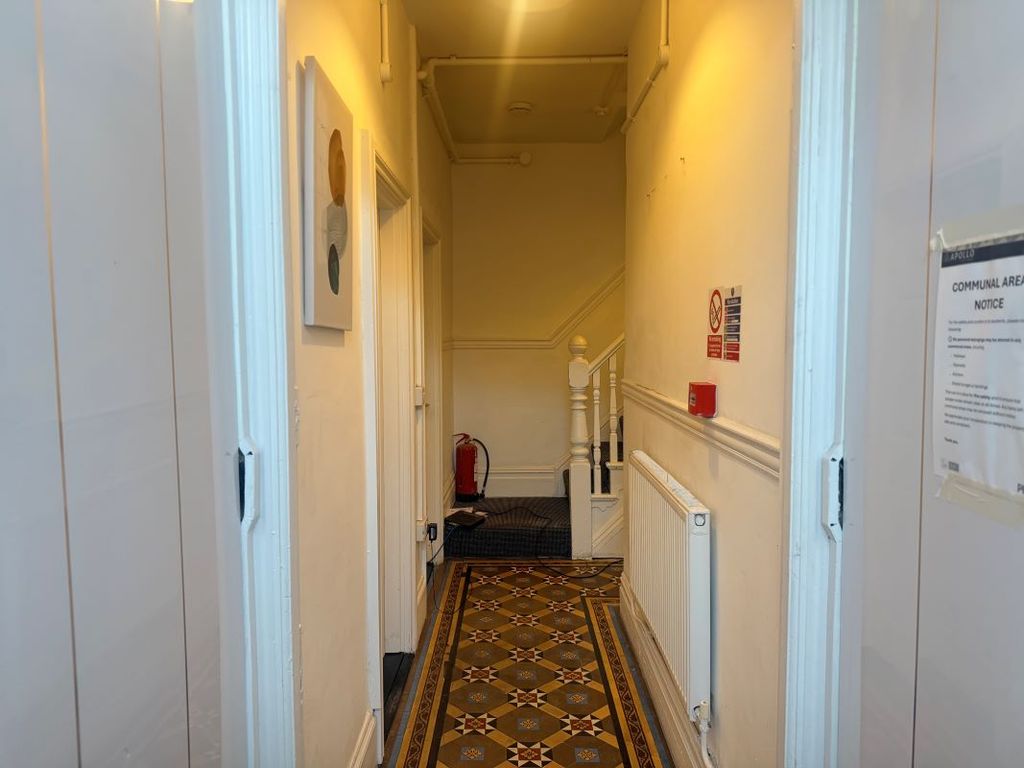 Property photo 2 of 40
