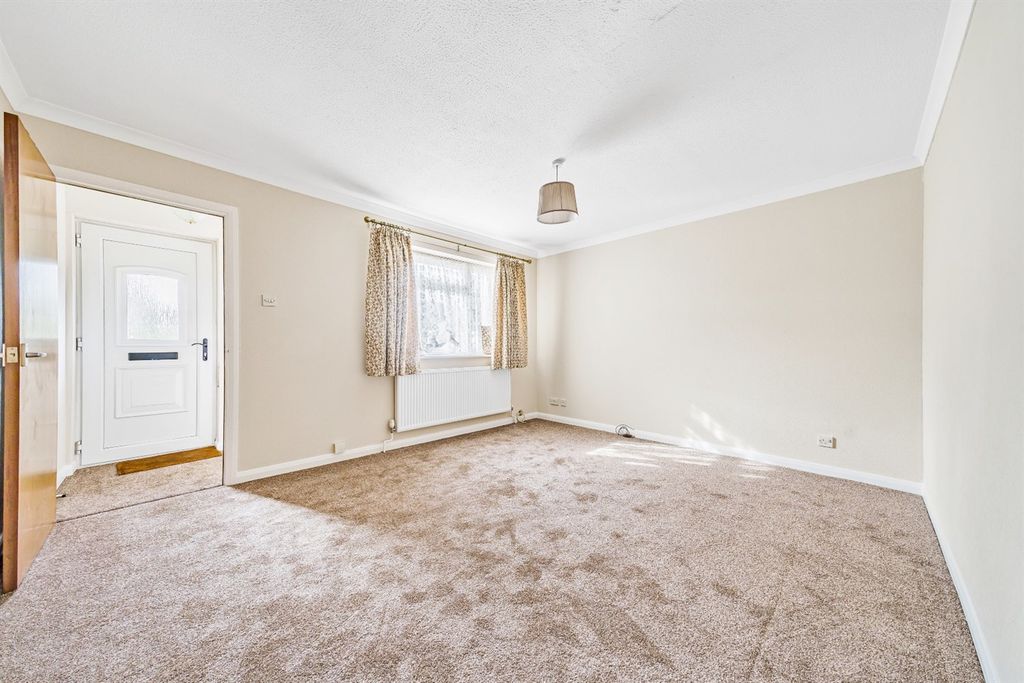 Property photo 3 of 9 Living Area