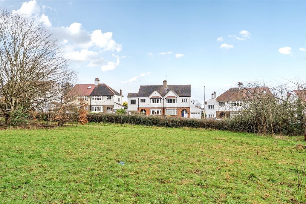 Property photo 3 of 19 Picture No. 01