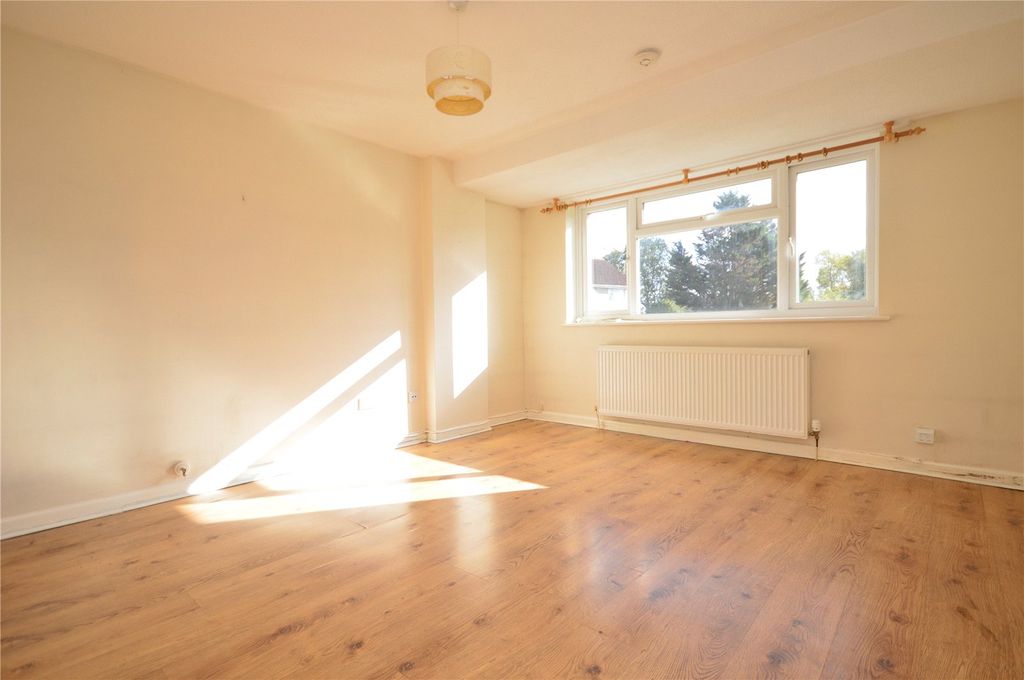 Property photo 3 of 10 Living Room