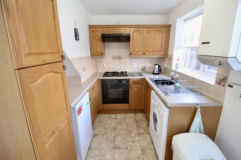 Property photo 2 of 6 Kitchen