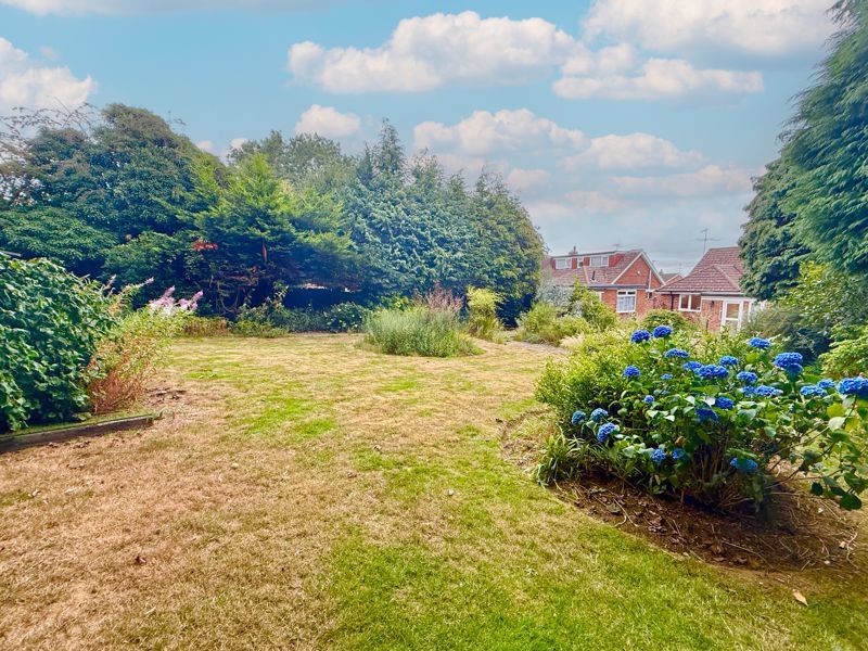 Property photo 2 of 14 Garden