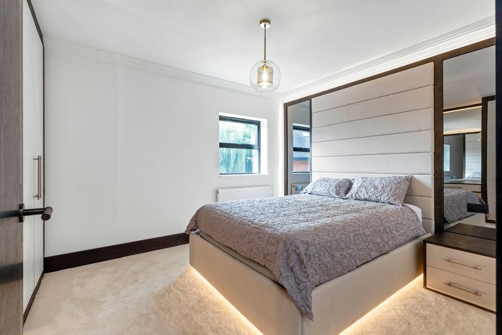 Additional image 15 of 5 bed detached house for saleThe Pipers Pipers Green Lane, Edgware HA8