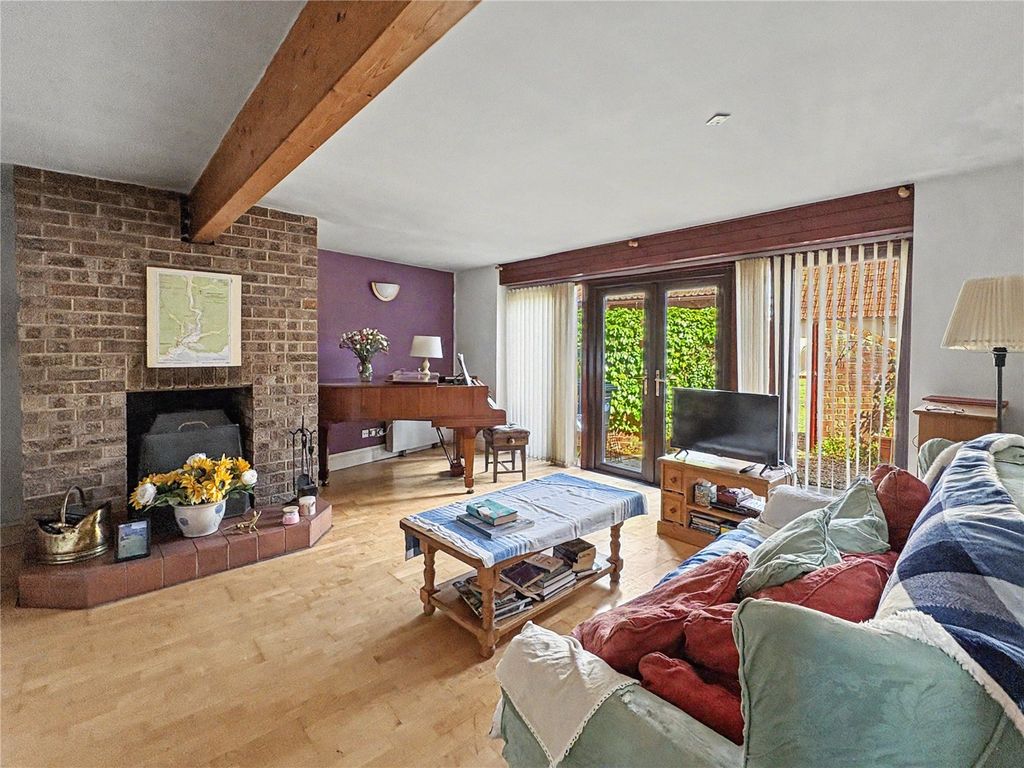 Property photo 2 of 15 Picture No. 23