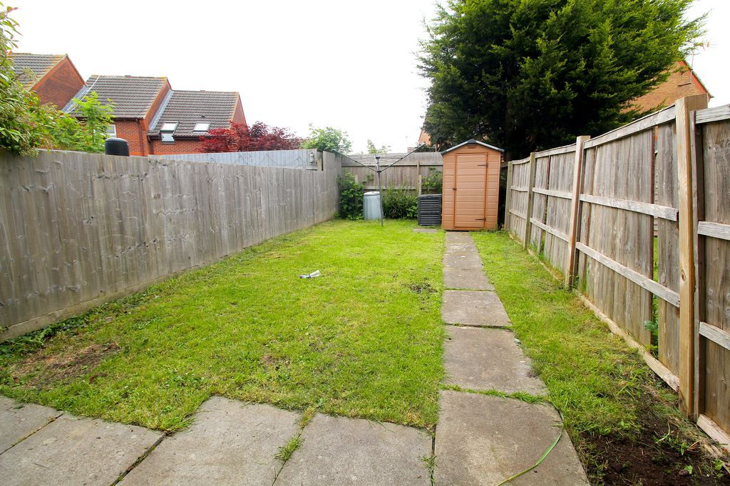 Property photo 2 of 8 Garden