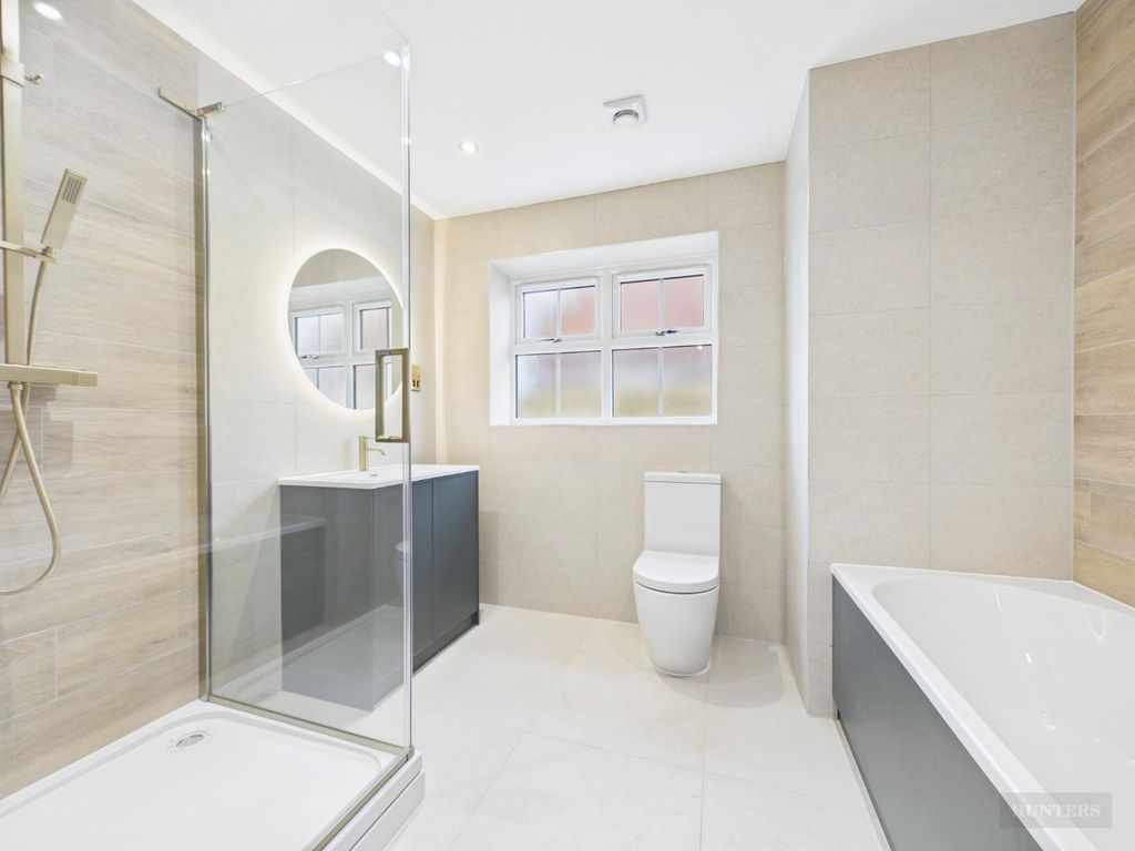 Property photo 3 of 33 Cam06497G6-Pr0005-Still015.Jpg