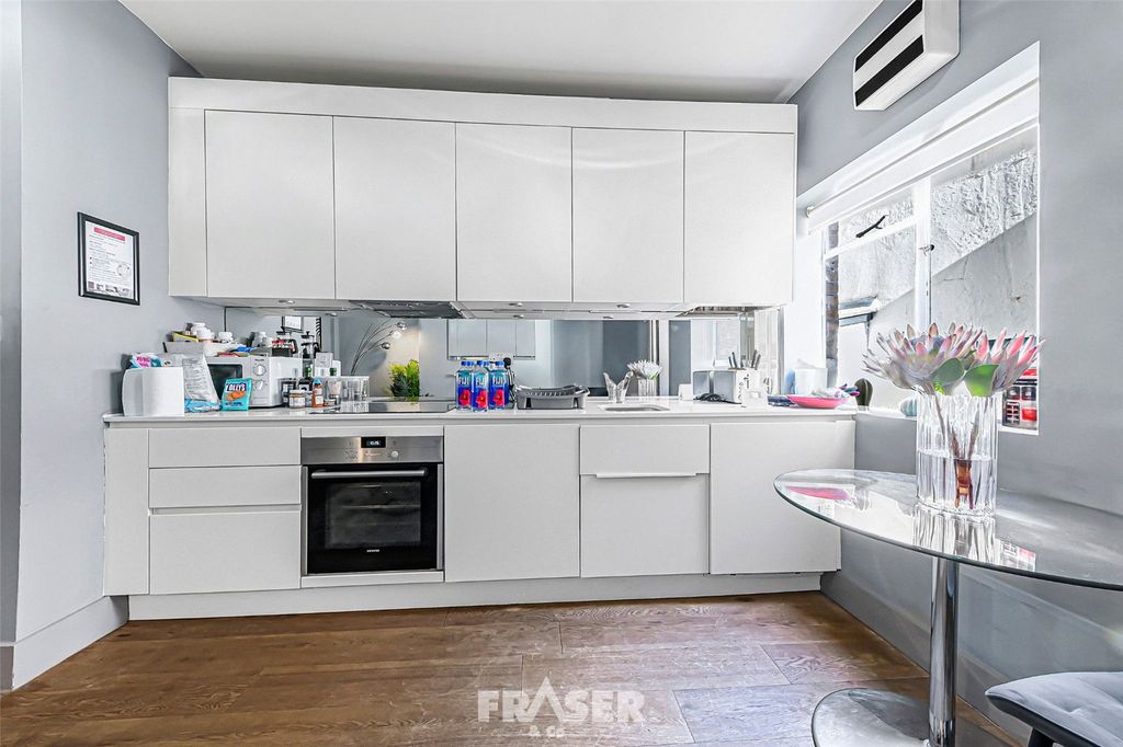 Property photo 1 of 8 Picture No. 15