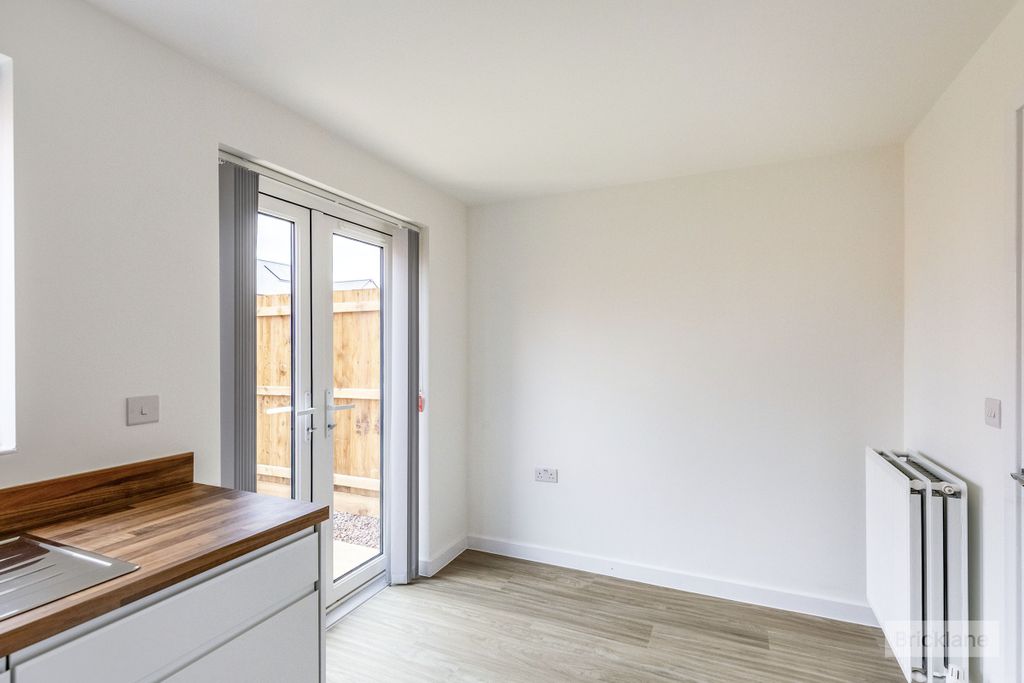 Property photo 3 of 10 Dining Room