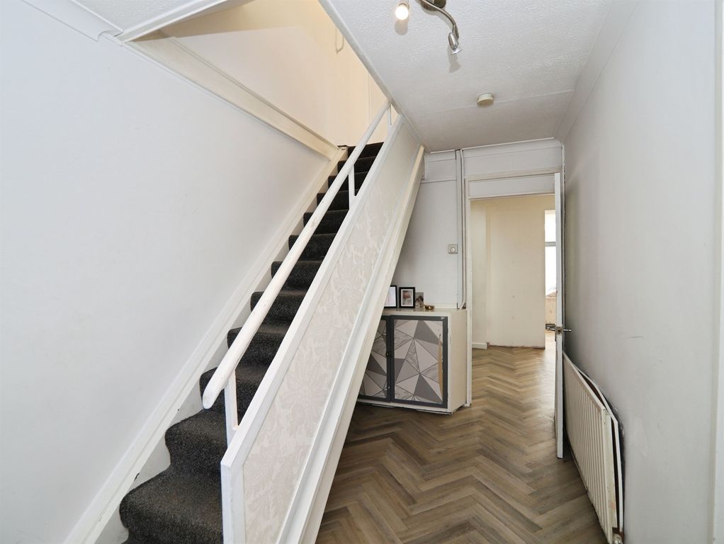 Property photo 3 of 24