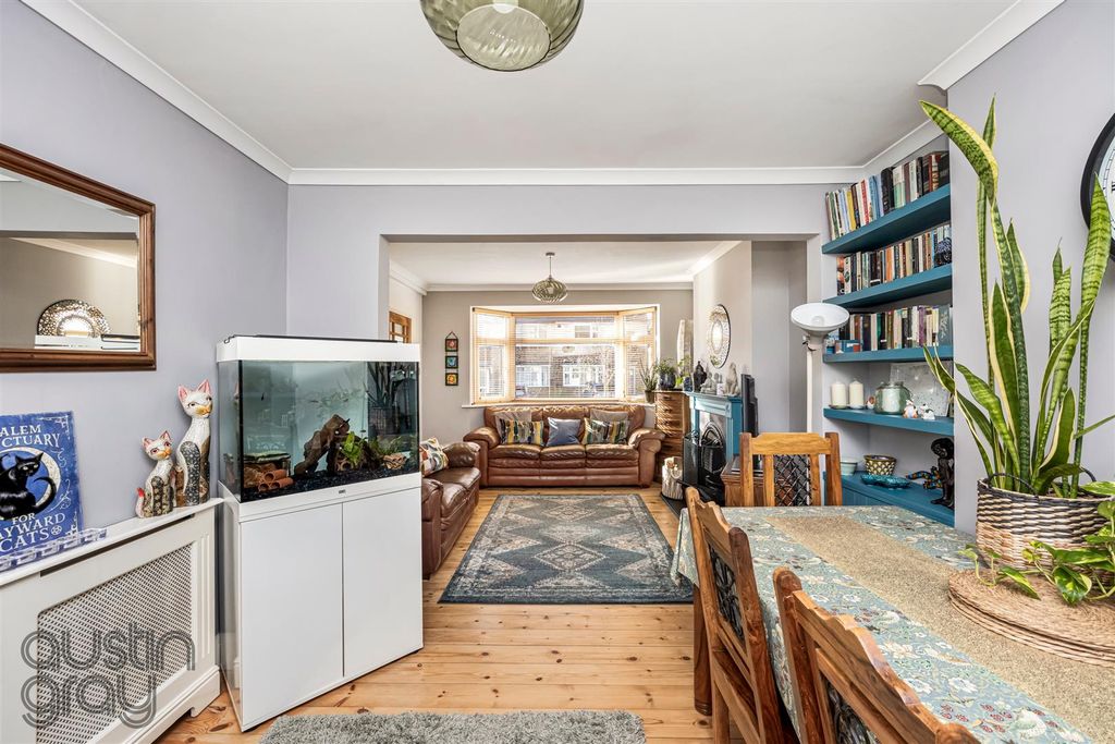 Property photo 3 of 19 Elm Drive, 189-021.Jpg