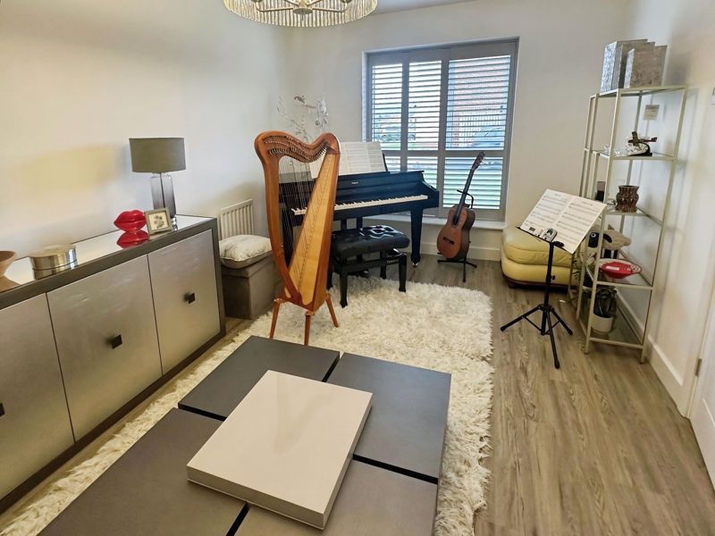 Property photo 3 of 18 Photo 9