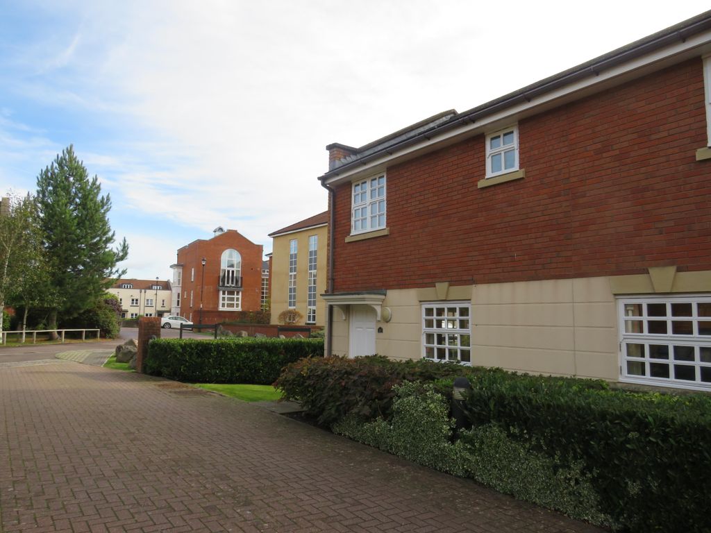 Property photo 1 of 6 Front