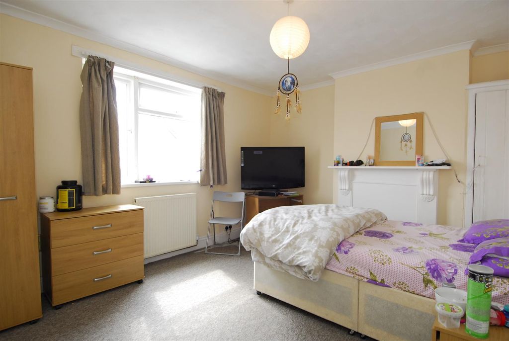 Property photo 3 of 16 36Westhillrd003.Jpg