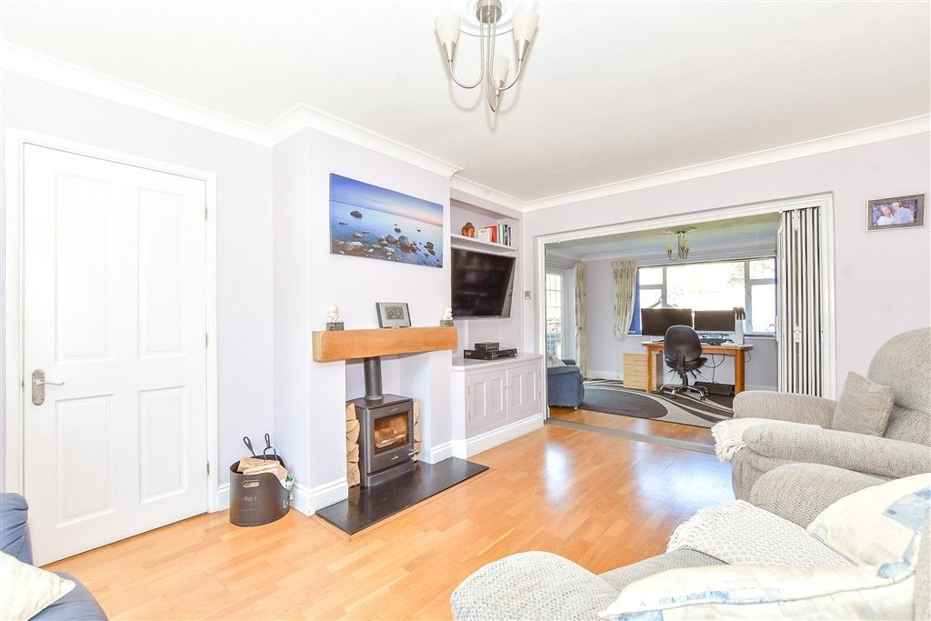 Property photo 3 of 15 Lounge