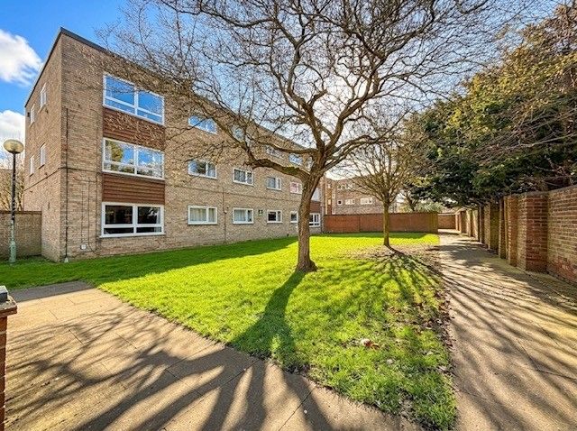 Property photo 1 of 12