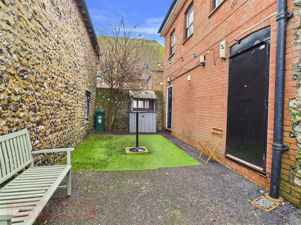 Property photo 1 of 10 Cam02534G0-Pr0623-Still012.Jpg