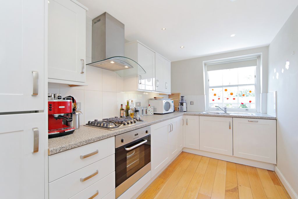 Property photo 2 of 10 Kitchen.Jpg