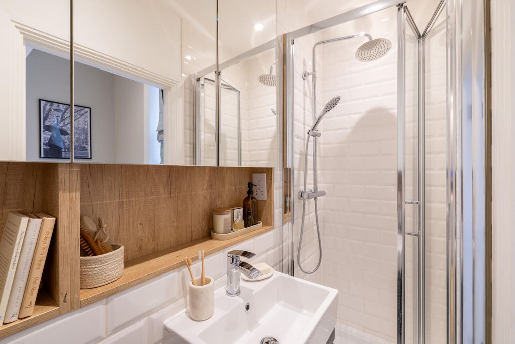 Property photo 3 of 4 Bathroom