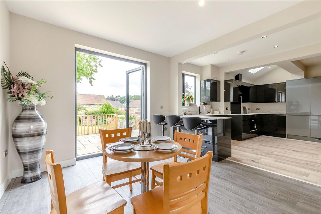 Property photo 2 of 38 8657375-Interior32v2.Jpg