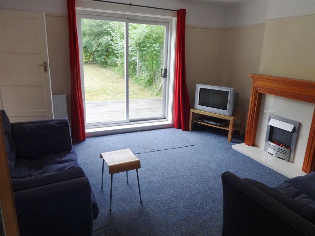 Property photo 3 of 11 Lounge.Jpg