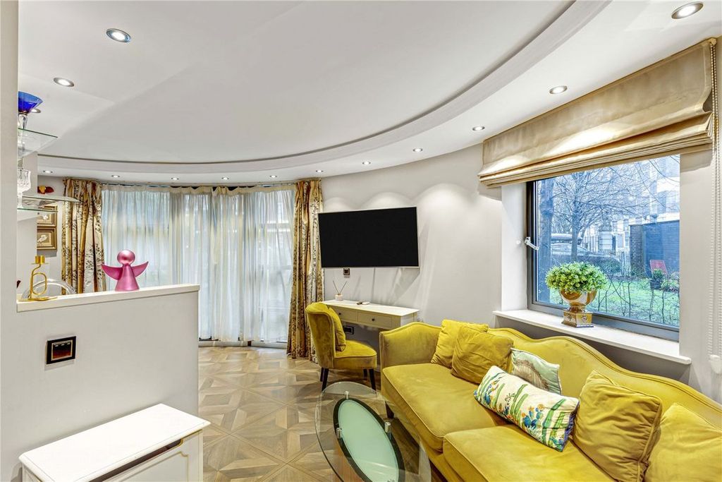 Property photo 2 of 6