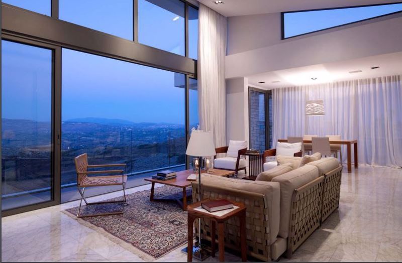 Property photo 3 of 18 Lounge Example