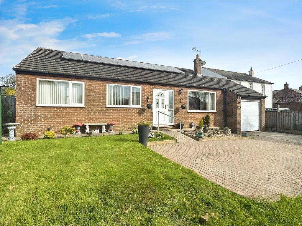 Property photo 1 of 11 Outside