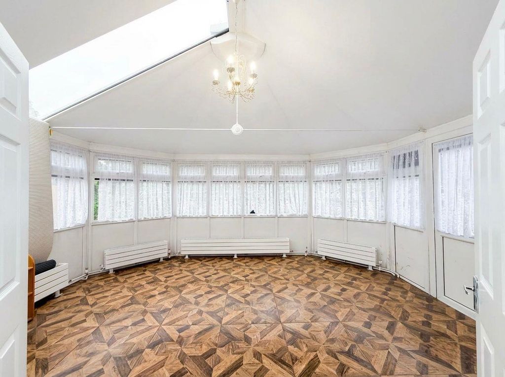 Property photo 2 of 19 343d8Bd7-799F-4309-940c-E765B37Dd750.Jpg