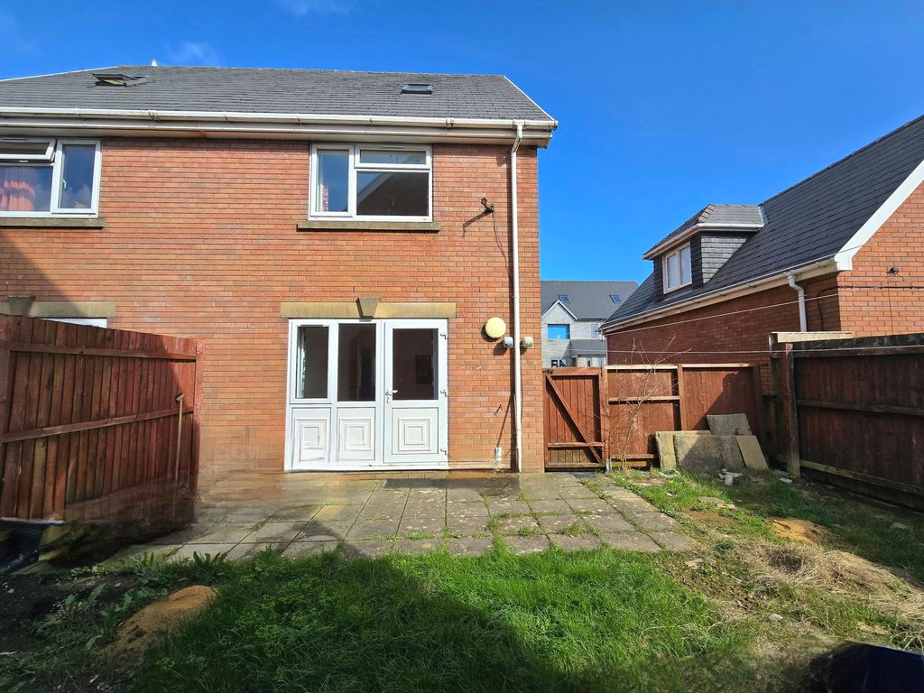 Property photo 2 of 25 Outside