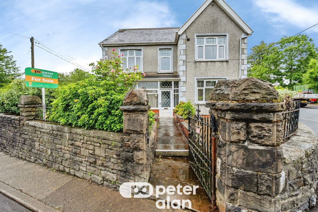 Property photo 1 of 32