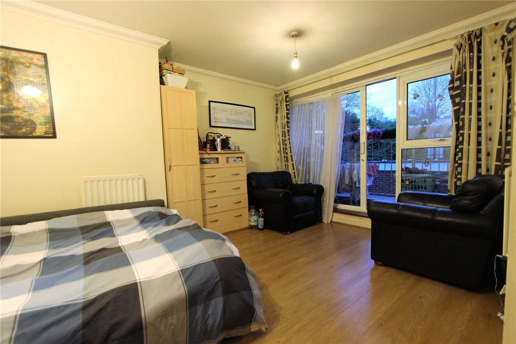 Property photo 2 of 9 Picture No. 10