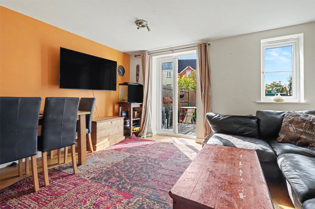 Property photo 2 of 11 2 - Living Room