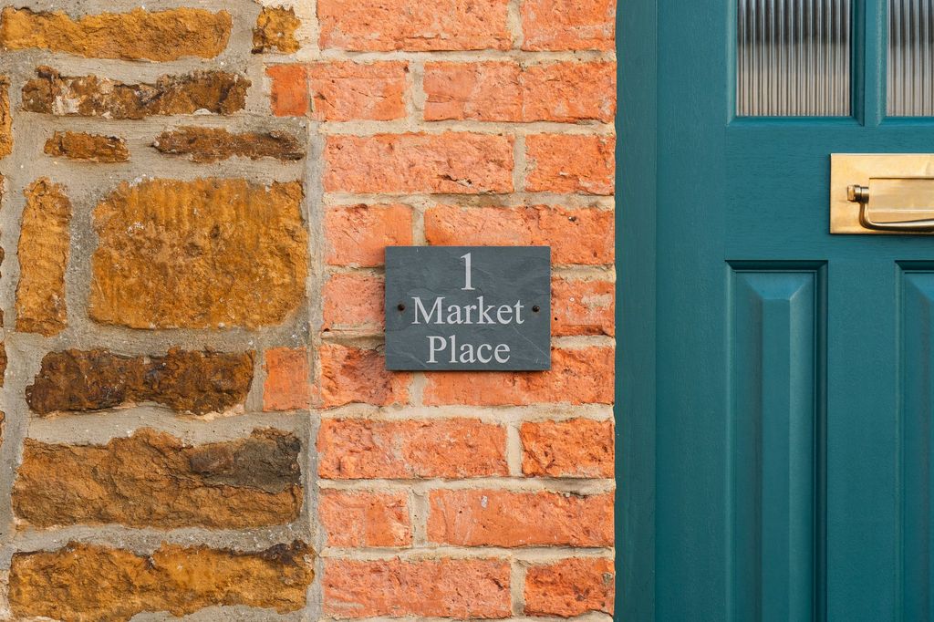 Property photo 2 of 30