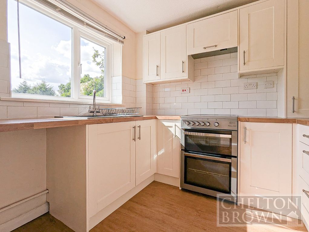 Property photo 3 of 26 Kitchen