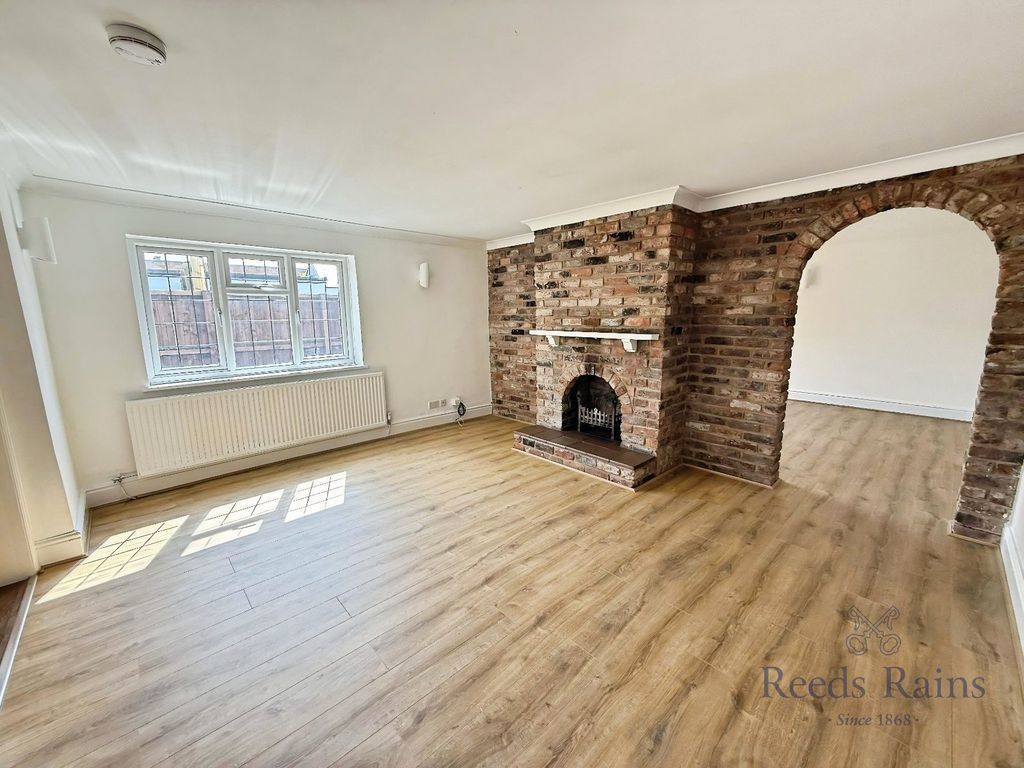 Property photo 3 of 17 Picture No. 01