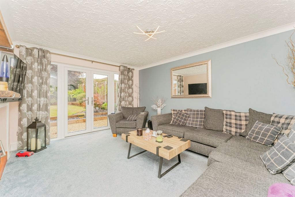 Property photo 3 of 17