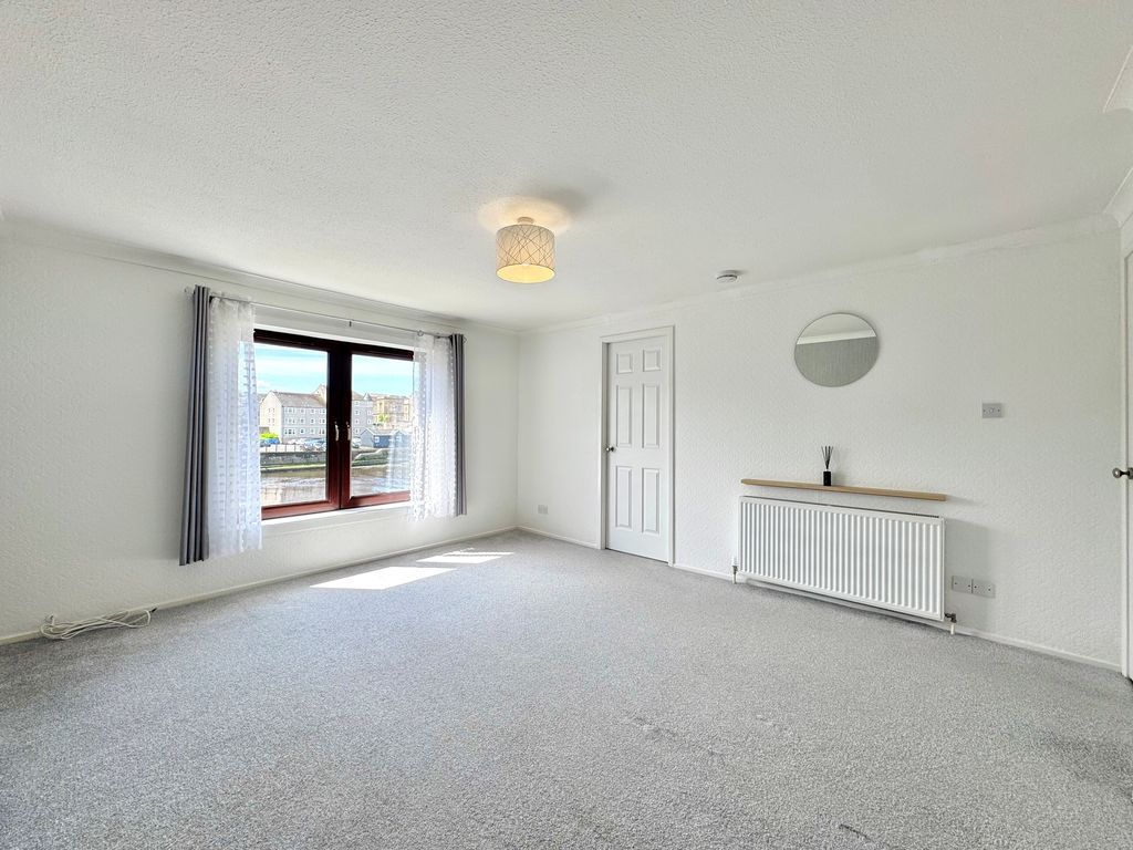 Property photo 3 of 16 Photo 9