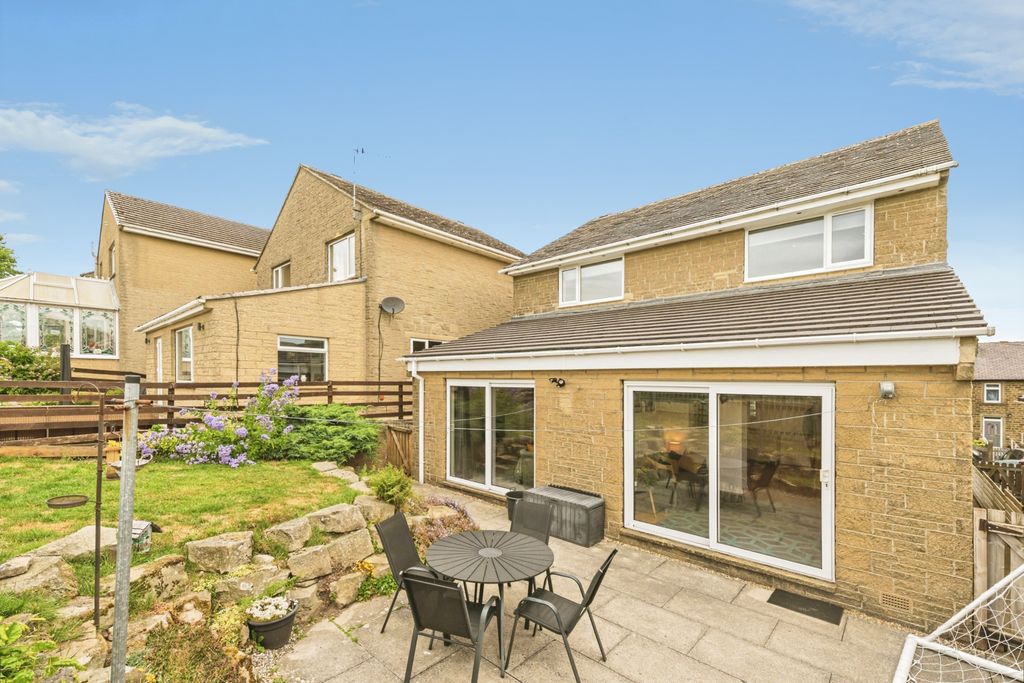 Property photo 1 of 23 Rear Garden