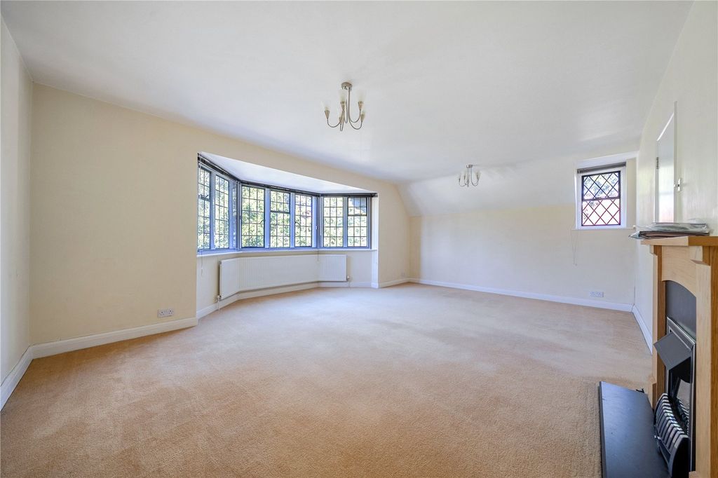 Property photo 2 of 27 Picture No. 10