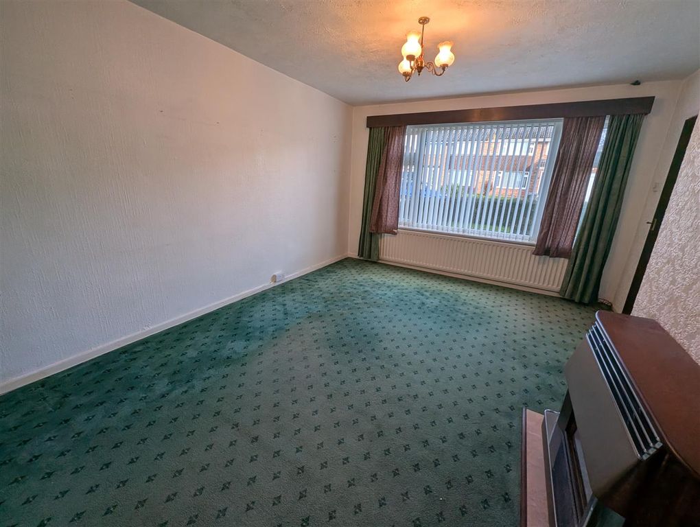 Property photo 2 of 15 Lounge