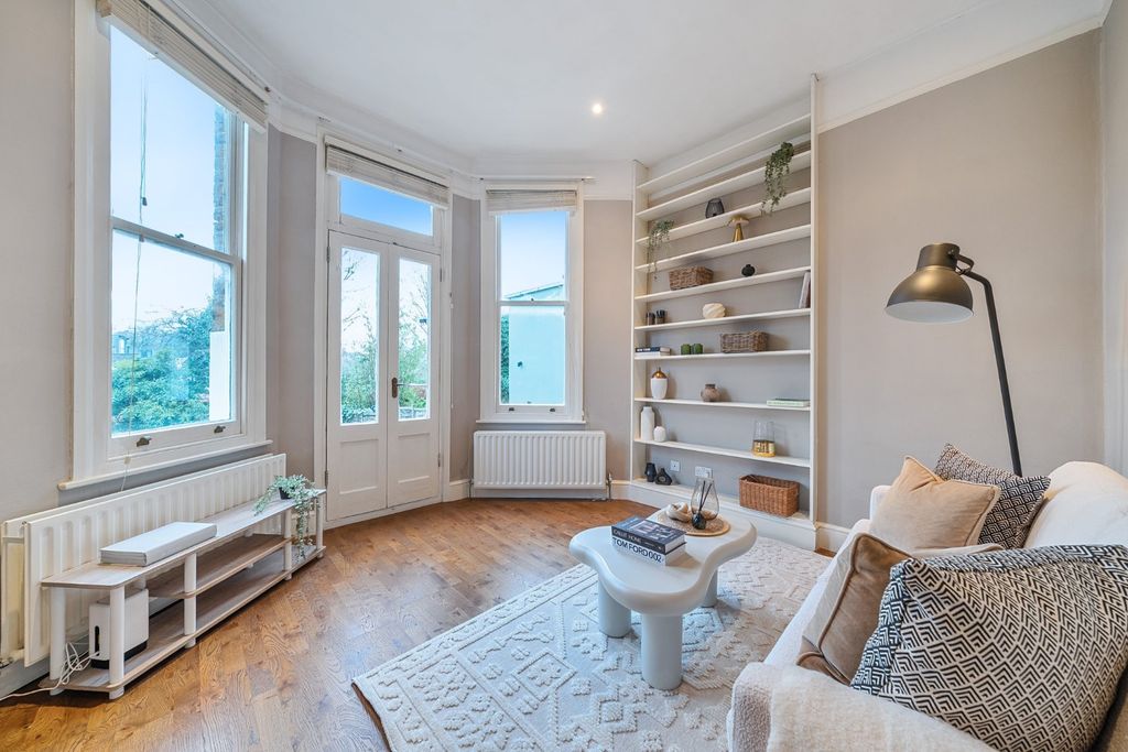 Property photo 1 of 8 Picture No. 12