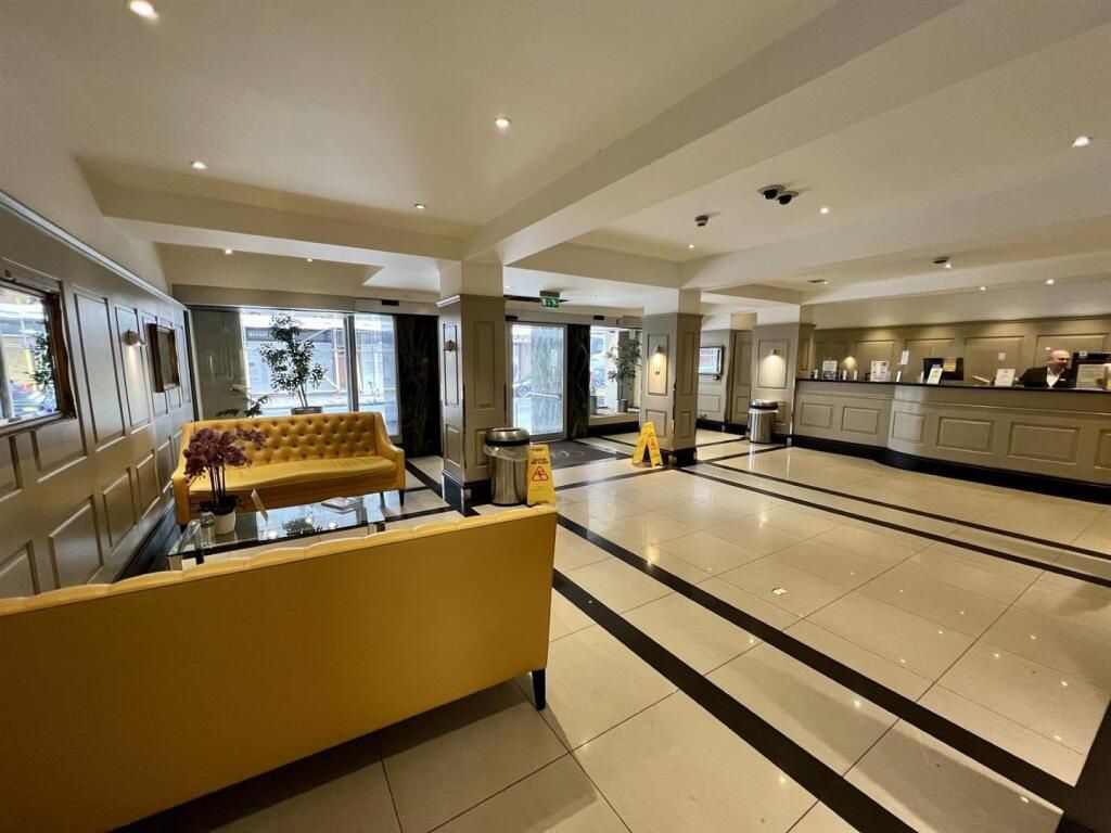 Property photo 1 of 6 Lobby