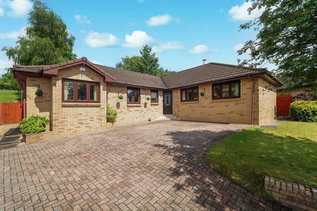 Property photo 1 of 25 External